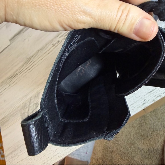 Crown Vintage BootsBlack Leather Yuliana Combat Lace-Up Lug Sole Size 7M - Picture 6 of 7